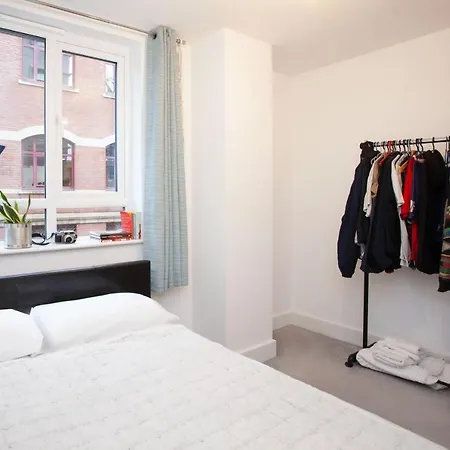 Modern 1 Bedroom Flat In Centre Apartment *
