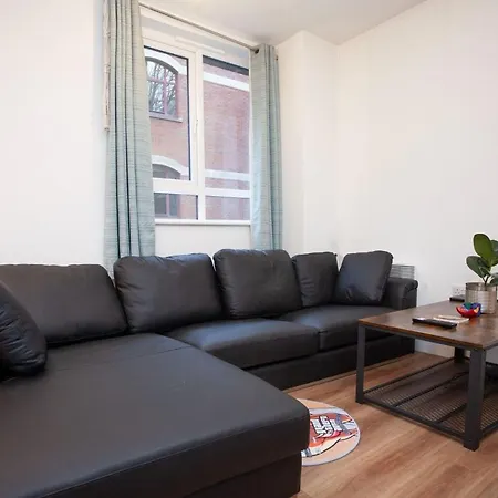 Modern 1 Bedroom Flat In Centre Apartment
